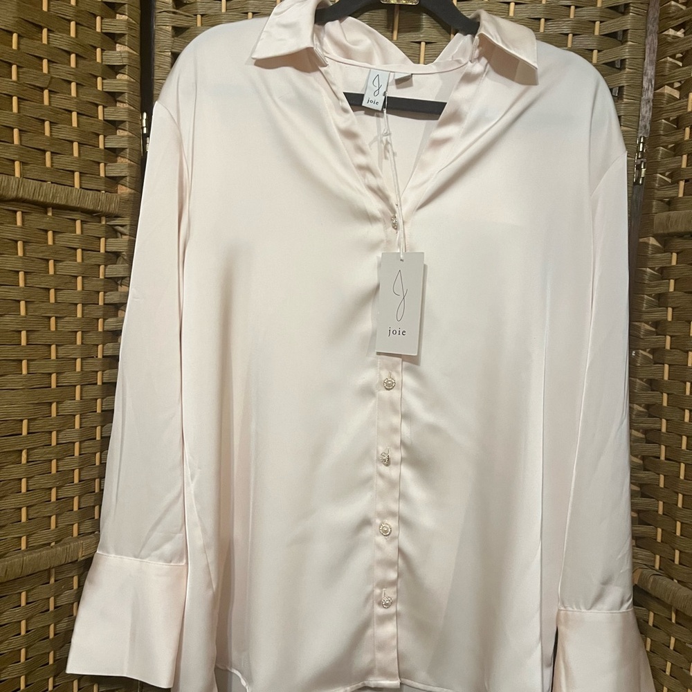 #3 joie Heavy Satin Boyfriend Blouse in blush. Faux pearl and gold buttons. NWT.